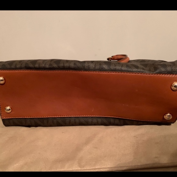 Handbag - Picture 2 of 4